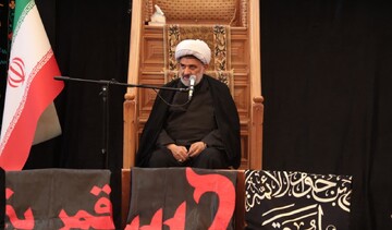عاشورا نقشه راه عزت ملت‌ها و رمز ایستادگی در برابر استکبار است