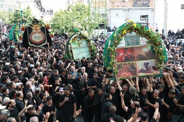 تصاویر/ "نخل‌گردانی" تکیه جهادیه سمنان در روز تاسوعا