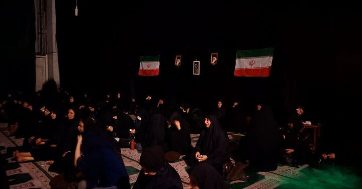 سوگ تاسوعایی مردم اهواز در جوار گلزار شهدا
