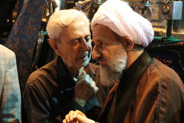 تصاویر/ اجتماع خوان‌خواهی مردم قرچک در شب تاسوعا