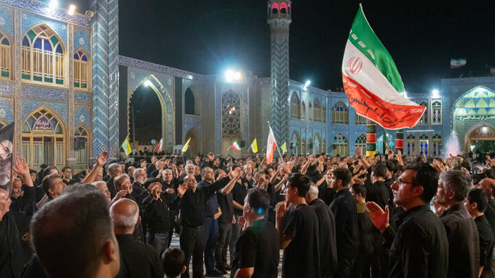 تصاویر/ آیین سوگواری شب تاسوعای حسینی هیئات مذهبی درهلال بن علی(ع)