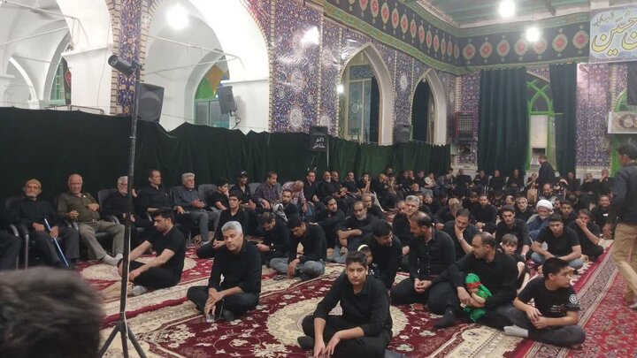 تصاویر/میدان داری نوش آبادی ها در شب هشتم همزمان با اقامه عزای حضرت اباعبدالله الحسین(ع)