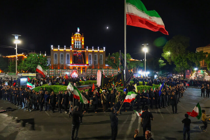 تصاویر/ مراسم هیئت عزاداری شهدای گمنام تبریز در میدان ساعت