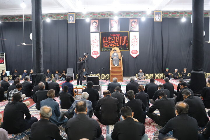 تصاویر/ قرائت زیارت حضرت عباس(ع) در دیّر