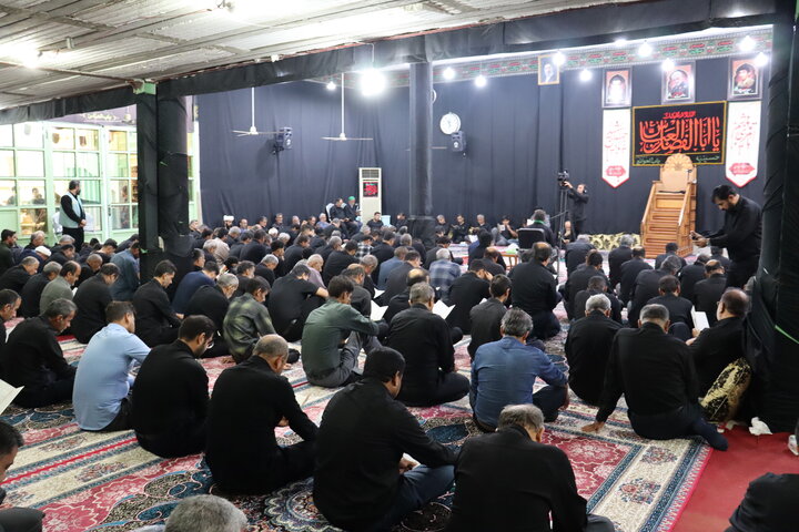 تصاویر/ قرائت زیارت حضرت عباس(ع) در دیّر