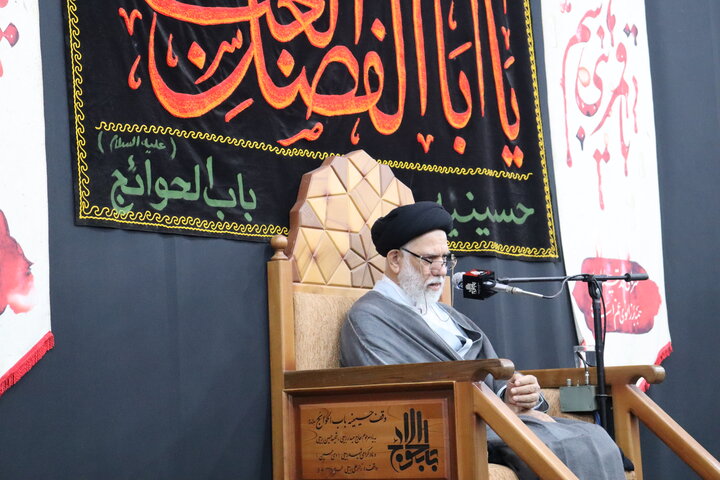 تصاویر/ قرائت زیارت حضرت عباس(ع) در دیّر
