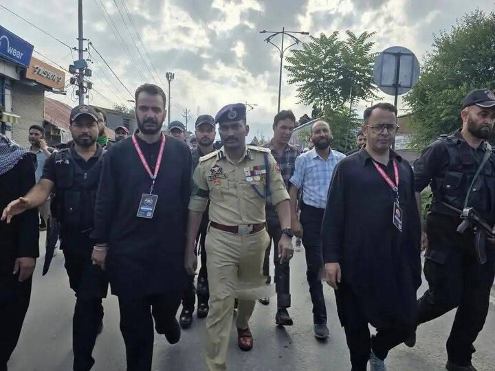 تصاویر/ عزاداری حسینی همراه با اقامهٔ نماز جماعت در جامو و کشمیر