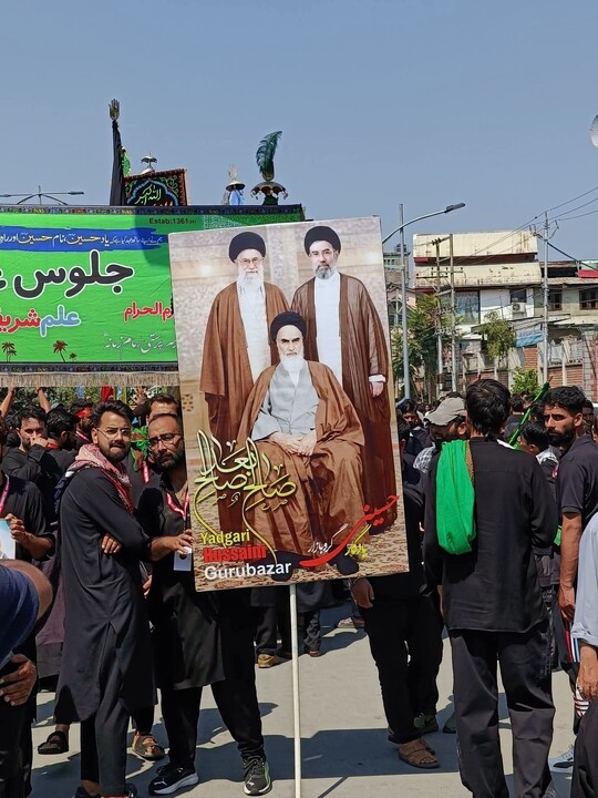 تصاویر/ عزاداری حسینی همراه با اقامهٔ نماز جماعت در جامو و کشمیر