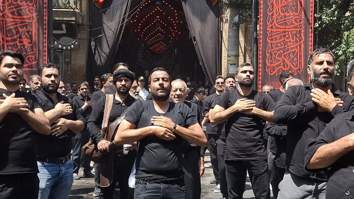 تصاویر/ مراسم عزاداری اربعین حسینی با حضورهیئات مذهبی درخیابان ها ومیادین کاشان