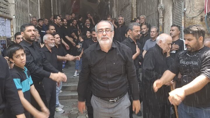 تصاویر/ مراسم عزاداری اربعین حسینی با حضورهیئات مذهبی درخیابان ها ومیادین کاشان