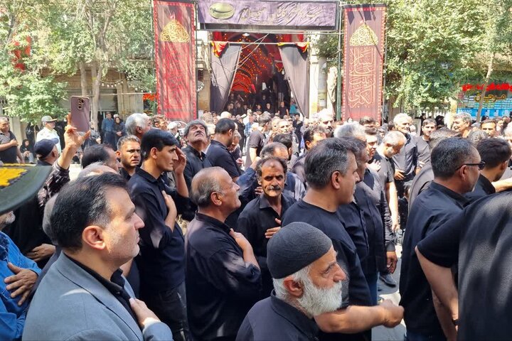 تصاویر/ مراسم عزاداری اربعین حسینی با حضورهیئات مذهبی درخیابان ها ومیادین کاشان