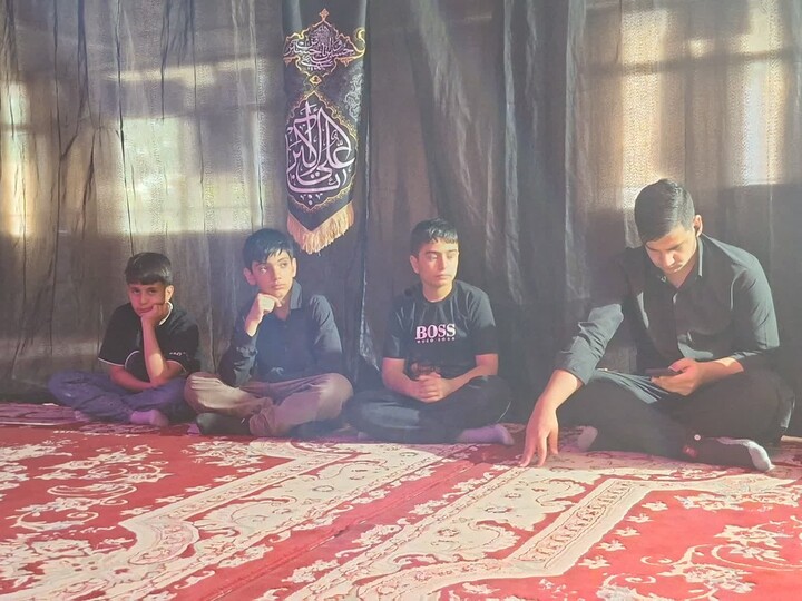 تصاویر / مراسم عزاداری در مدرسه علمیه صاحب الزمان(عج) اسدآباد