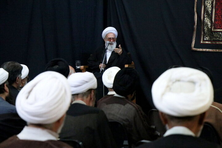 Photos/ L’Ayatollah Arafi participe aux commémorations de l’Achoura chez le grand Ayatollah Nouri-Hamadani