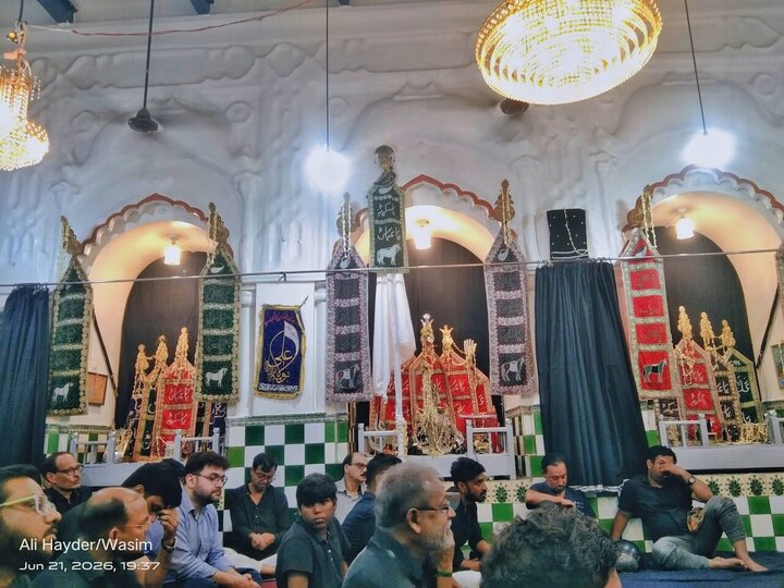 হুসাইনির চেতনা ও আবেগ; কলকাতা, পশ্চিমবঙ্গ, ভারতে জমকালো শোকযাত্রা ও শোকানুষ্ঠান/ছবি