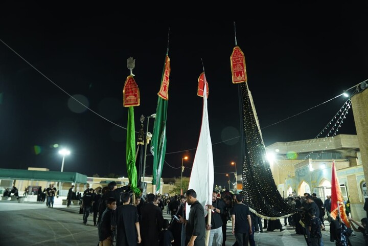 تصاویر / قم المقدسہ میں آٹھ محرم الحرام کے موقع پر مجمع علماء و طلابِ ہند مقیم قم کے زیرِ اہتمام ایک عظیم الشان جلوسِ عزا برآمد ہوا