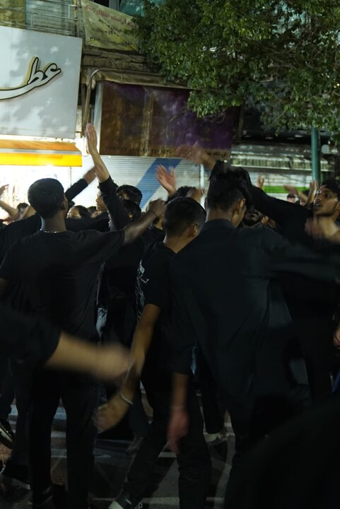 تصاویر / قم المقدسہ میں آٹھ محرم الحرام کے موقع پر مجمع علماء و طلابِ ہند مقیم قم کے زیرِ اہتمام ایک عظیم الشان جلوسِ عزا برآمد ہوا