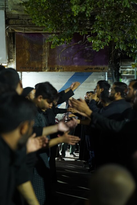 تصاویر / قم المقدسہ میں آٹھ محرم الحرام کے موقع پر مجمع علماء و طلابِ ہند مقیم قم کے زیرِ اہتمام ایک عظیم الشان جلوسِ عزا برآمد ہوا