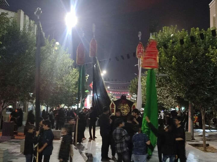 تصاویر / قم المقدسہ میں آٹھ محرم الحرام کے موقع پر مجمع علماء و طلابِ ہند مقیم قم کے زیرِ اہتمام ایک عظیم الشان جلوسِ عزا برآمد ہوا