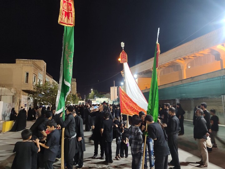 تصاویر / قم المقدسہ میں آٹھ محرم الحرام کے موقع پر مجمع علماء و طلابِ ہند مقیم قم کے زیرِ اہتمام ایک عظیم الشان جلوسِ عزا برآمد ہوا