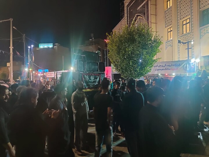 تصاویر / قم المقدسہ میں آٹھ محرم الحرام کے موقع پر مجمع علماء و طلابِ ہند مقیم قم کے زیرِ اہتمام ایک عظیم الشان جلوسِ عزا برآمد ہوا