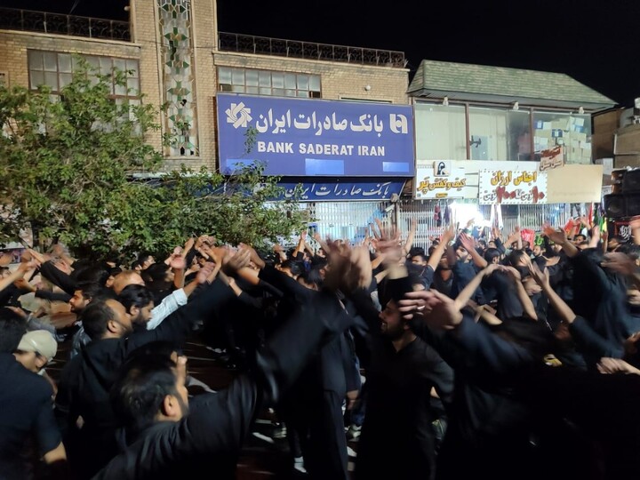 تصاویر / قم المقدسہ میں آٹھ محرم الحرام کے موقع پر مجمع علماء و طلابِ ہند مقیم قم کے زیرِ اہتمام ایک عظیم الشان جلوسِ عزا برآمد ہوا