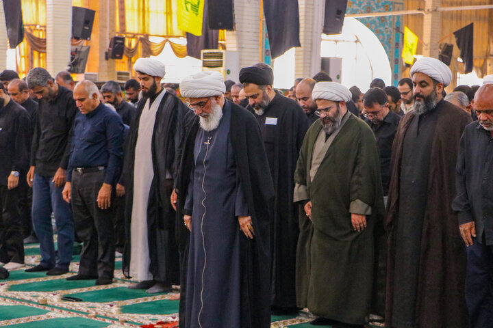 تصاویر/ نماز ظهر تاسوعا در بوشهر