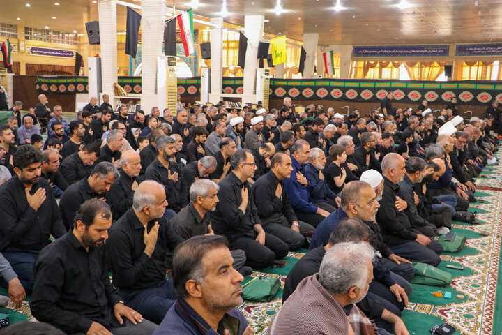 تصاویر/ نماز ظهر تاسوعا در بوشهر