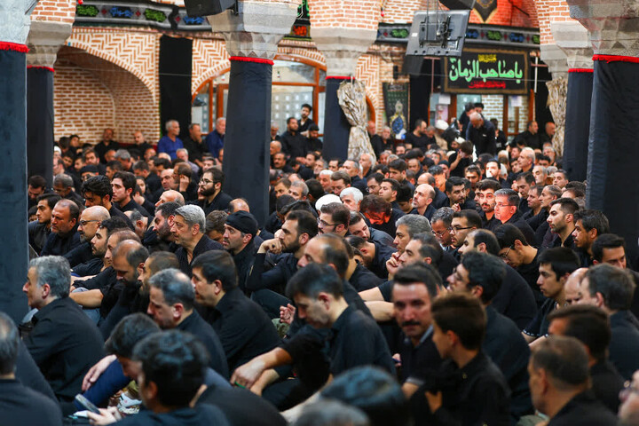 تصاویر | اقامه نماز ظهر و عصر تاسوعای حسینی در تبریز