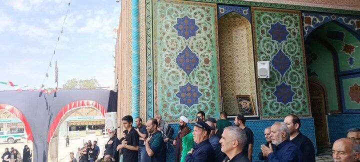 تصاویر/ اجتماع مردمی و قافله عزاداری ظهر تاسوعا درآستان علی بن باقر(ع)
