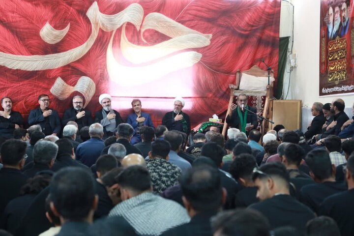 تصاویر/ حضور نماینده ولی‌فقیه در استان سمنان در مجلس عزای حسینی در روستای رضی‌آباد دامغان