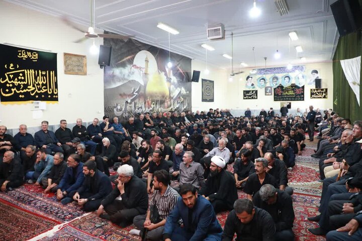 تصاویر/ حضور نماینده ولی‌فقیه در استان سمنان در مجلس عزای حسینی در روستای رضی‌آباد دامغان