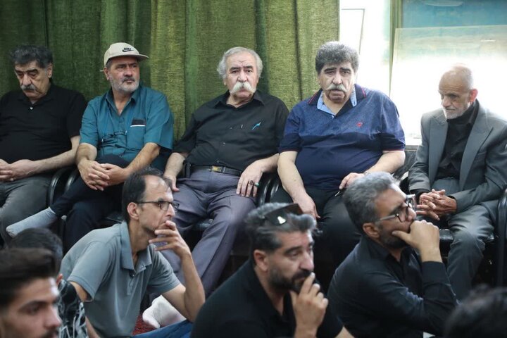 تصاویر/ حضور نماینده ولی‌فقیه در استان سمنان در مجلس عزای حسینی در روستای رضی‌آباد دامغان