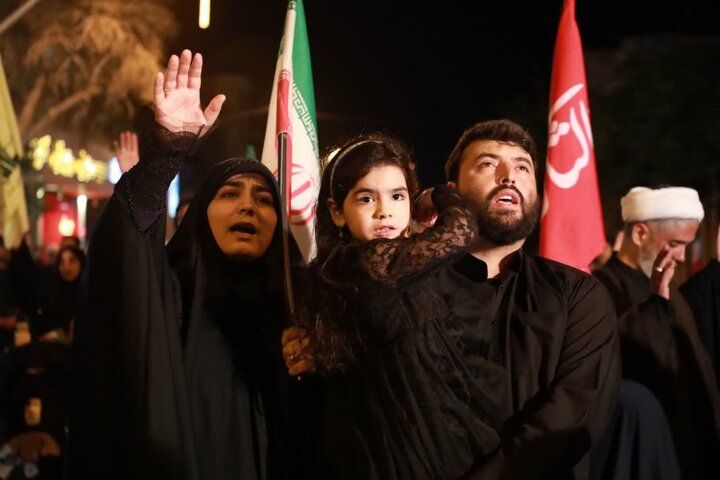 تصاویر/ اجتماع مردمی «شب‌های اقتدار حسینی» عزاداران حضرت سیدالشهدا(ع) شهر سمنان