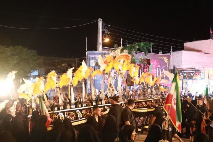 تصاویر/ اجتماع مردمی «شب‌های اقتدار حسینی» عزاداران حضرت سیدالشهدا(ع) شهر سمنان