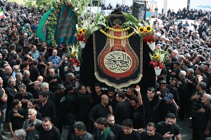 تصاویر/ "نخل‌گردانی" تکیه جهادیه سمنان در روز تاسوعا