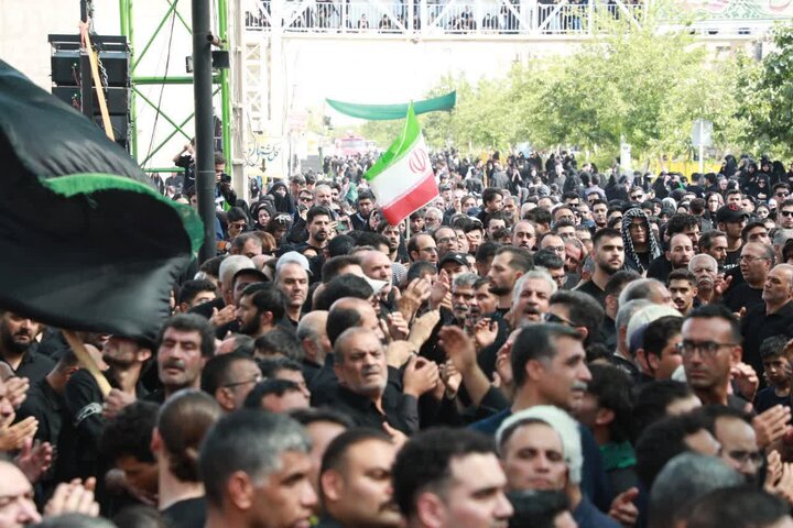 تصاویر/ "نخل‌گردانی" تکیه جهادیه سمنان در روز تاسوعا