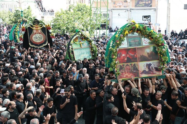 تصاویر/ "نخل‌گردانی" تکیه جهادیه سمنان در روز تاسوعا