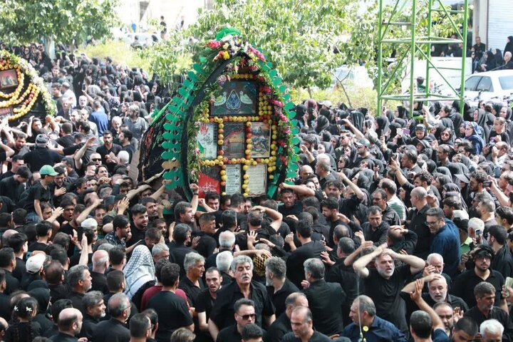 تصاویر/ "نخل‌گردانی" تکیه جهادیه سمنان در روز تاسوعا