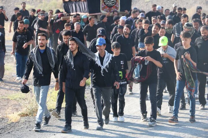 تصاویر/آیین نخل گردانی از شهرستان کارچان تا امامزاده مرضیه خاتون(س)