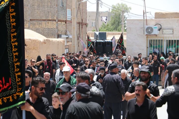 تصاویر/حضور فرماندار شهر اراک در مراسم روز تاسوعا در شهرستان کارچان