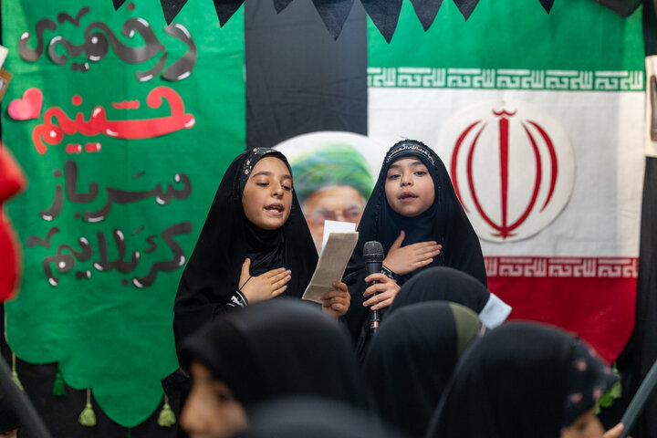 عزاداری کودکان برای امام حسین(ع) در هیئت زیر گنبد طلا
