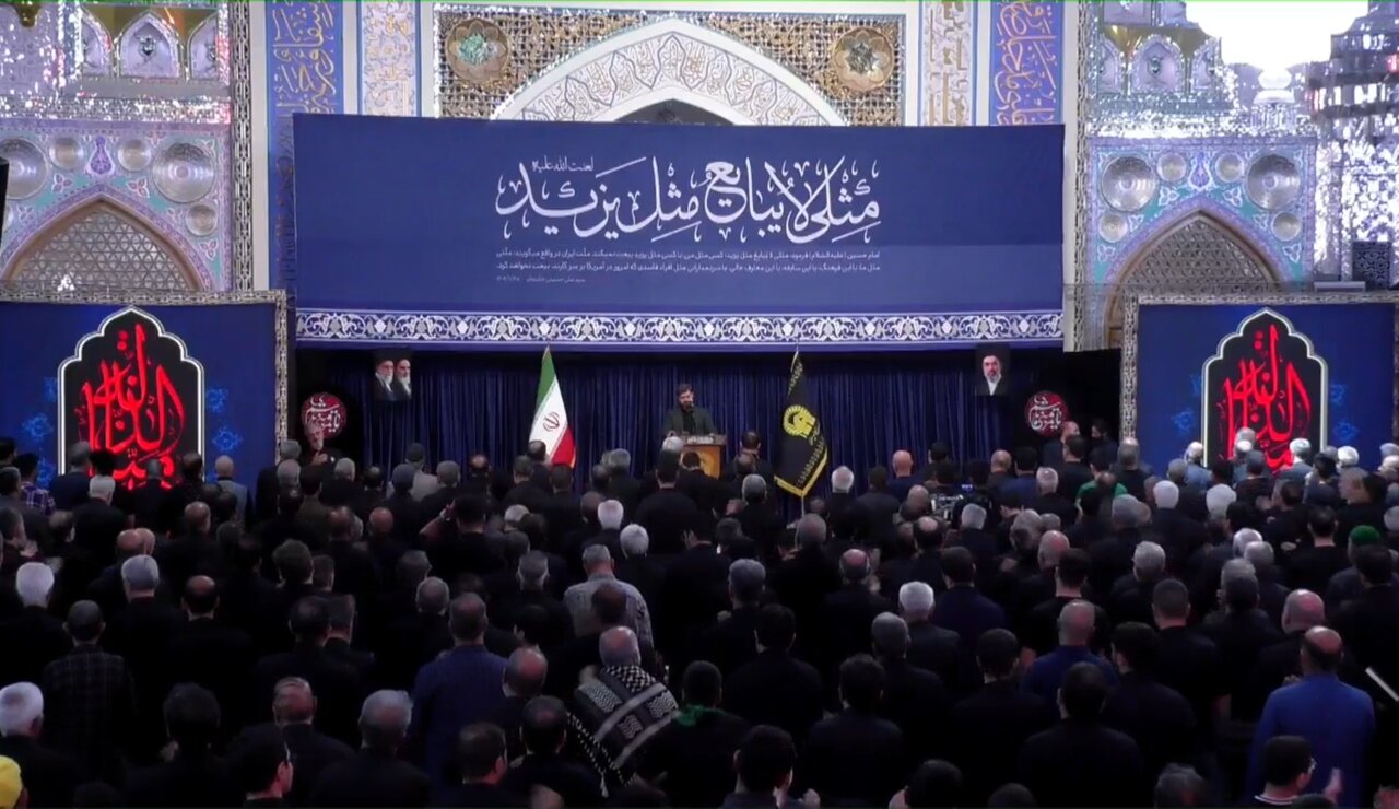 مراسم عزاداری تاسوعای حسینی در رواق امام خمینی حرم رضوی مراسم عزاداری تاسوعای حسینی در رواق امام خمینی حرم رضوی