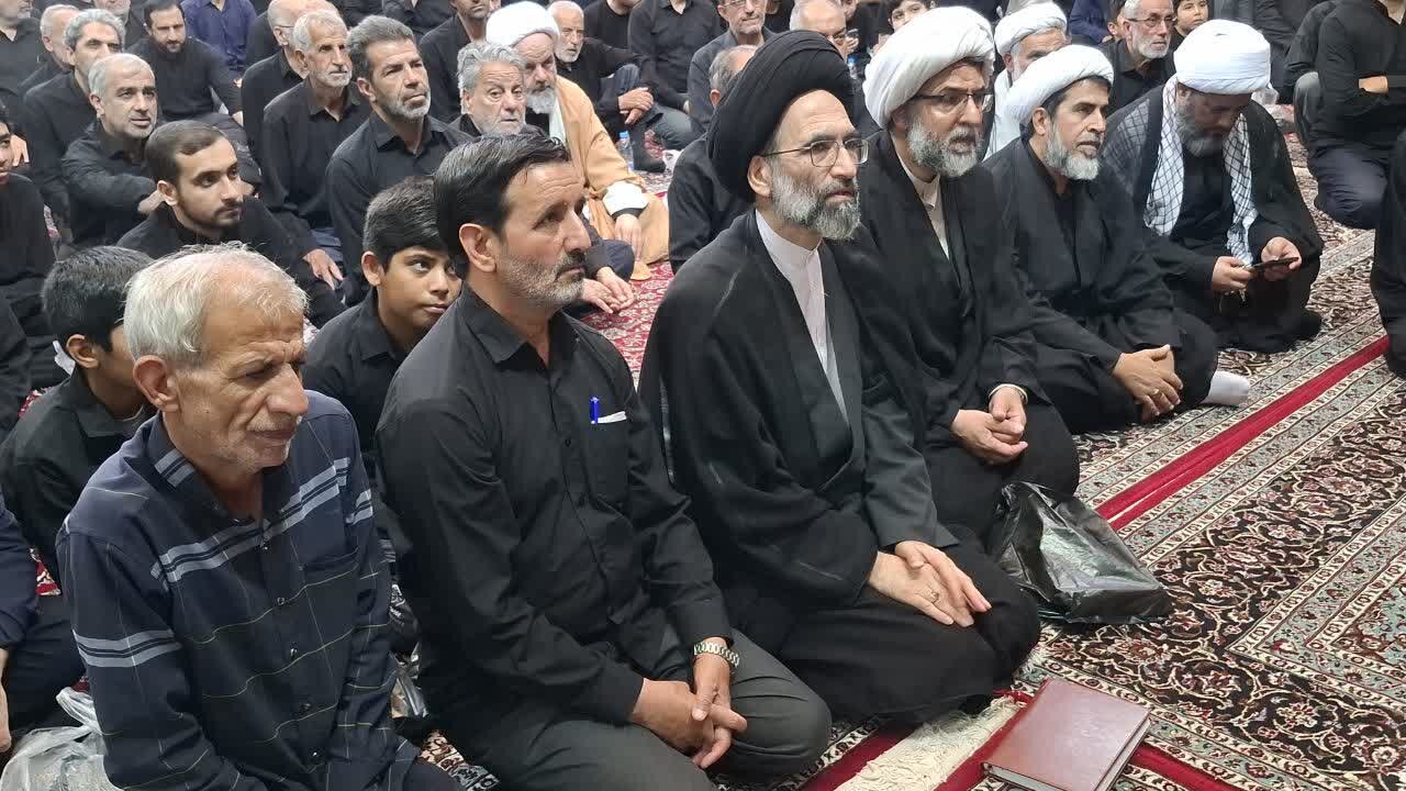 مراسم عزاداری حضرت سیدالشهداء (ع) و تاسوعای حسینی در مسجدصادقیه کاشان برگزارشد+تصاویر