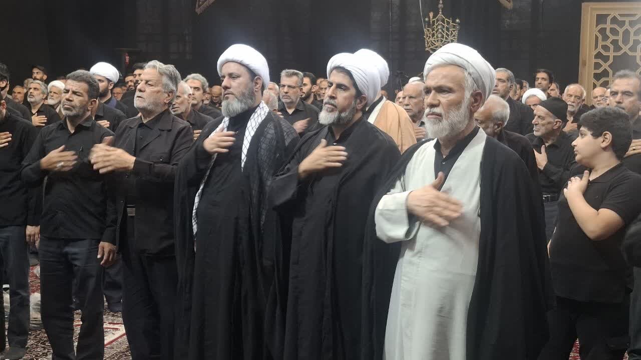 مراسم عزاداری حضرت سیدالشهداء (ع) و تاسوعای حسینی در مسجدصادقیه کاشان برگزارشد+تصاویر