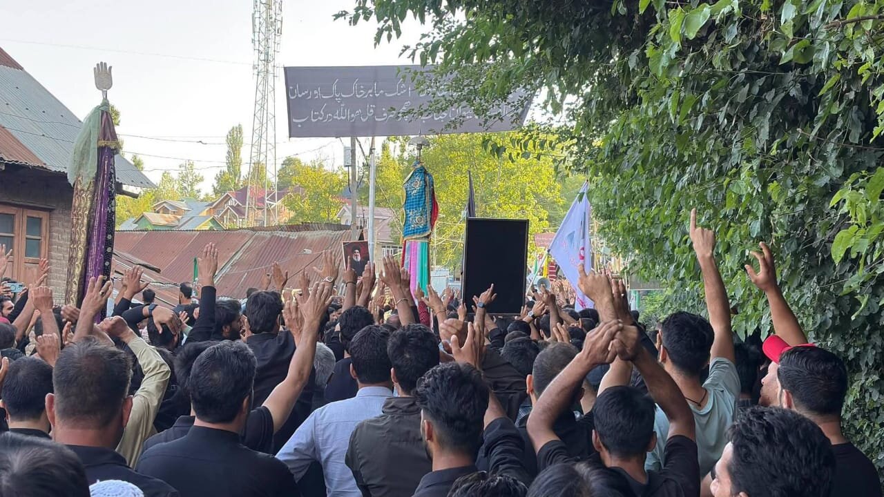 انجمنِ شرعی شیعیان کے تحت وادی بھر میں علم کا جلوس برآمد