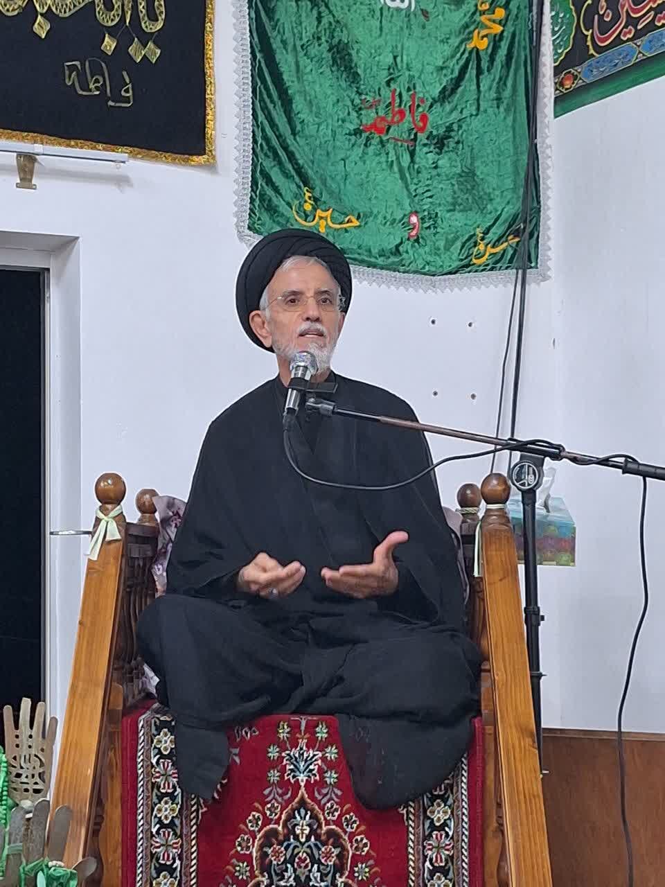 تصاویر/ عزاداری حسینی در روستای زرین آباد با حضور نماینده ولی فقیه در استان