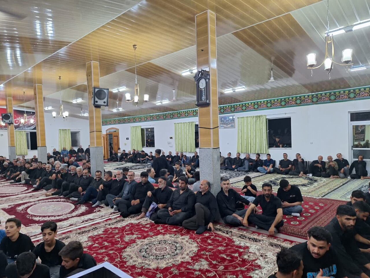 تصاویر/ تاسوعای حسینی در روستای زرین آباد با حضور نماینده ولی فقیه در استان