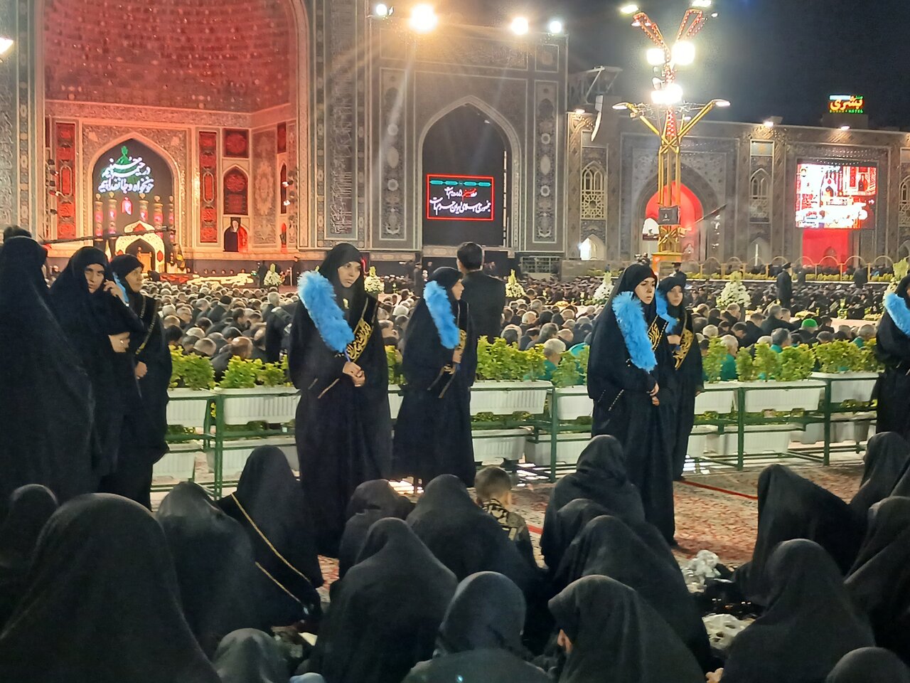 مراسم عزاداری شب عاشورا در صحن پیامبراعظم حرم مطهر رضوی