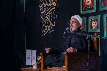 مکتب عاشورا راز ایستادگی ملت ایران در میدان‌های نبرد است