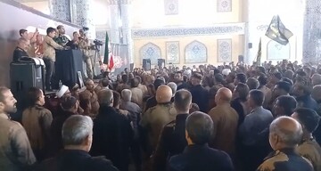 فیلم | سینه زنی عزاداران حسینی روز عاشورا مصلای الغدیرخرم آباد
